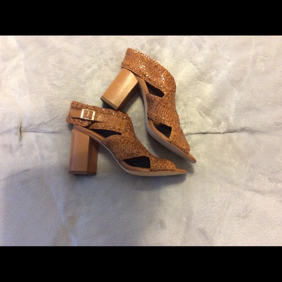 Halston Penelope Sandle - Picture 3 of 5